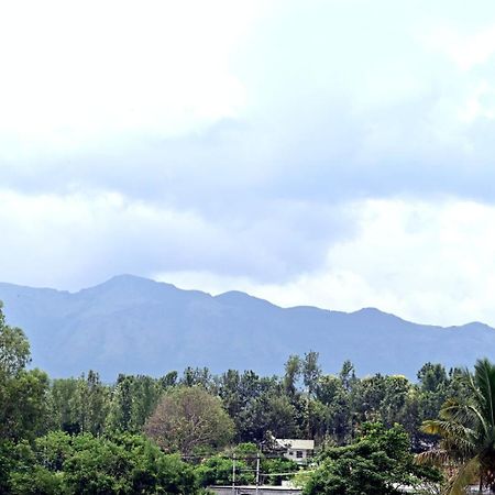 Hometown Sharu'S Inn A Luxury Hotel Chikmagalur Ngoại thất bức ảnh