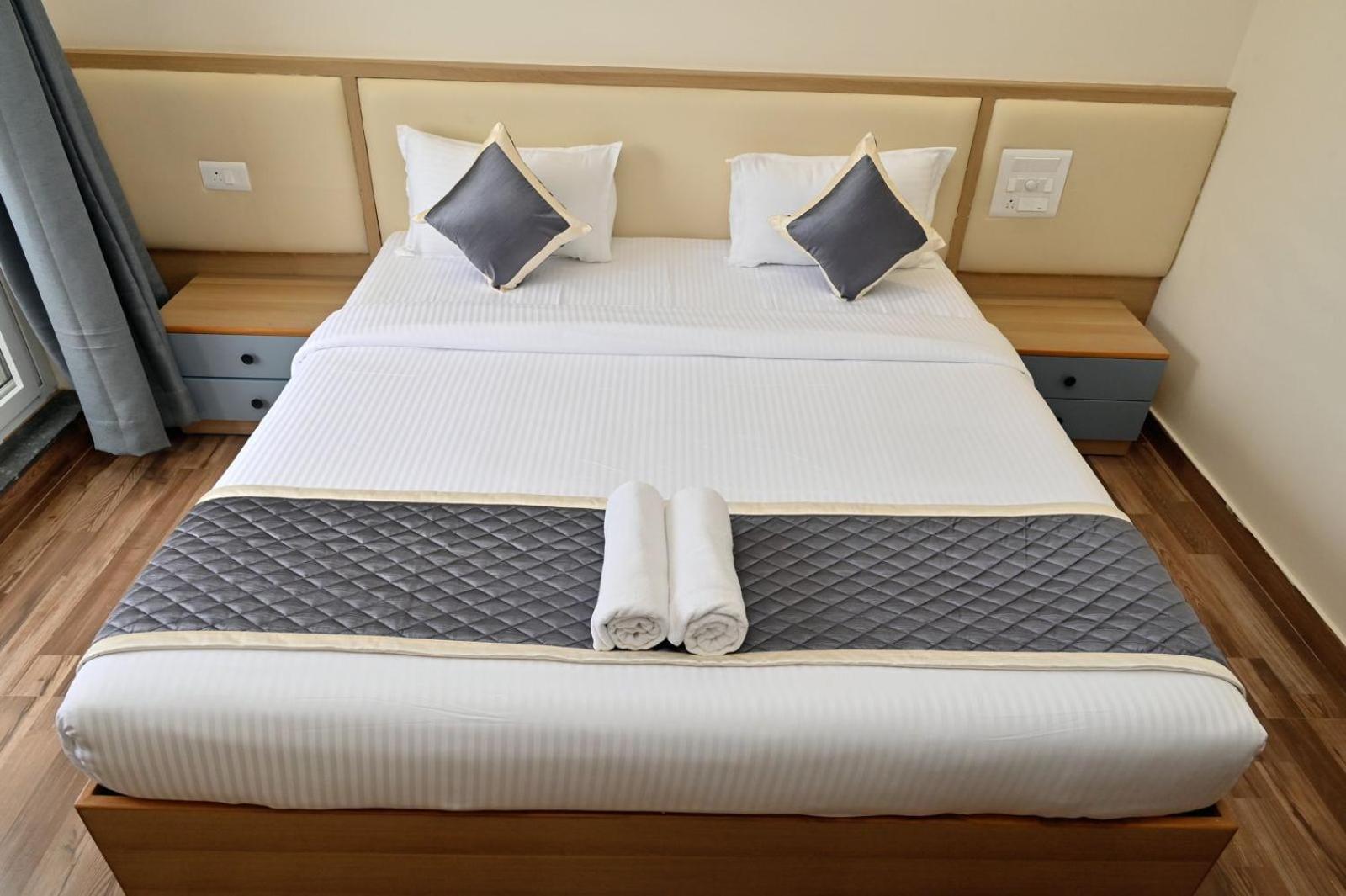 Hometown Sharu'S Inn A Luxury Hotel Chikmagalur Ngoại thất bức ảnh