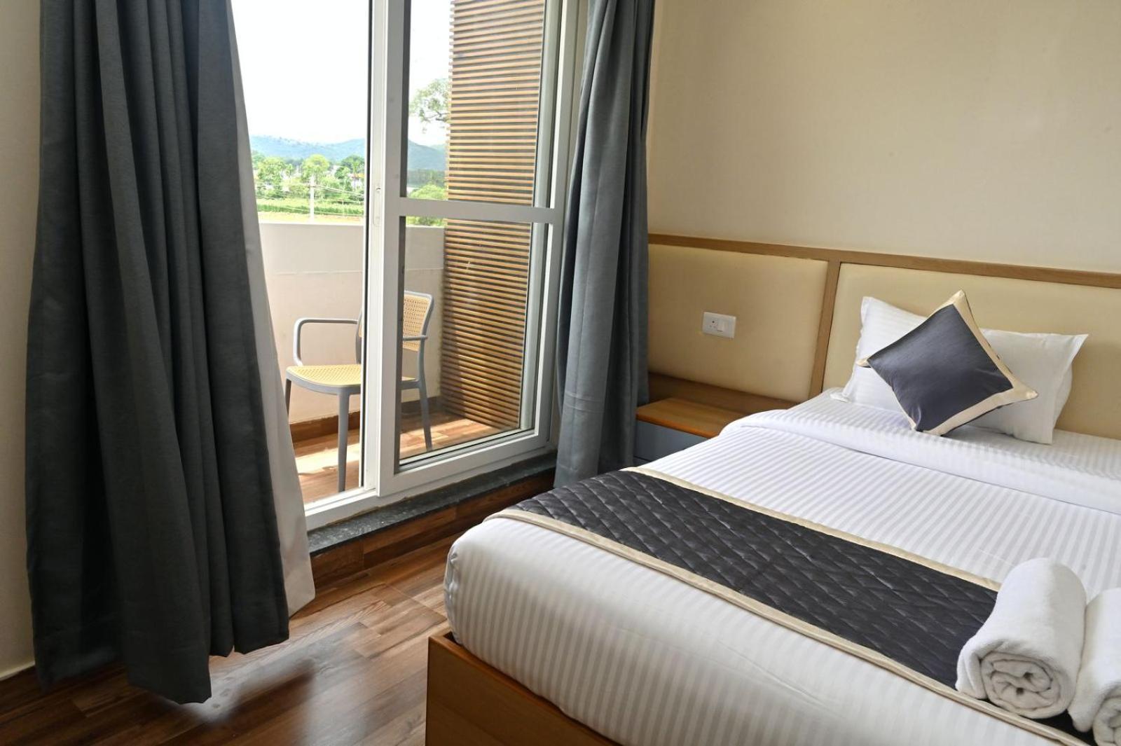 Hometown Sharu'S Inn A Luxury Hotel Chikmagalur Ngoại thất bức ảnh