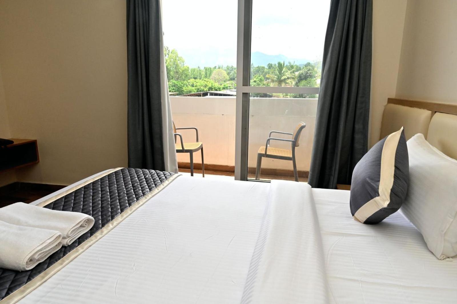 Hometown Sharu'S Inn A Luxury Hotel Chikmagalur Ngoại thất bức ảnh