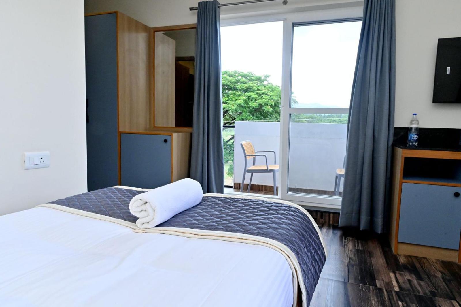 Hometown Sharu'S Inn A Luxury Hotel Chikmagalur Ngoại thất bức ảnh
